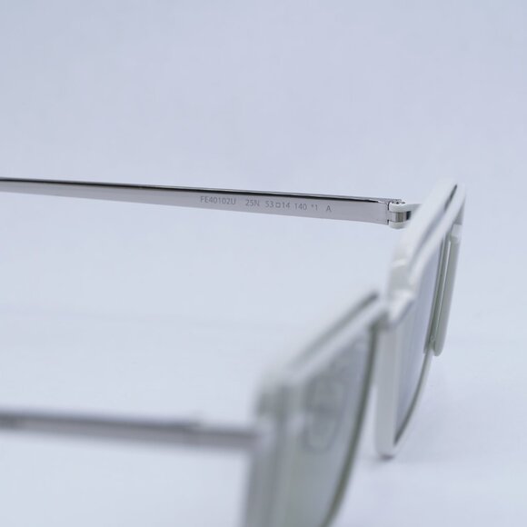 ?️ New Fendi FE40102U 25N Sunglasses - Ivory/Silver Frame, Light Green Lenses main image 10